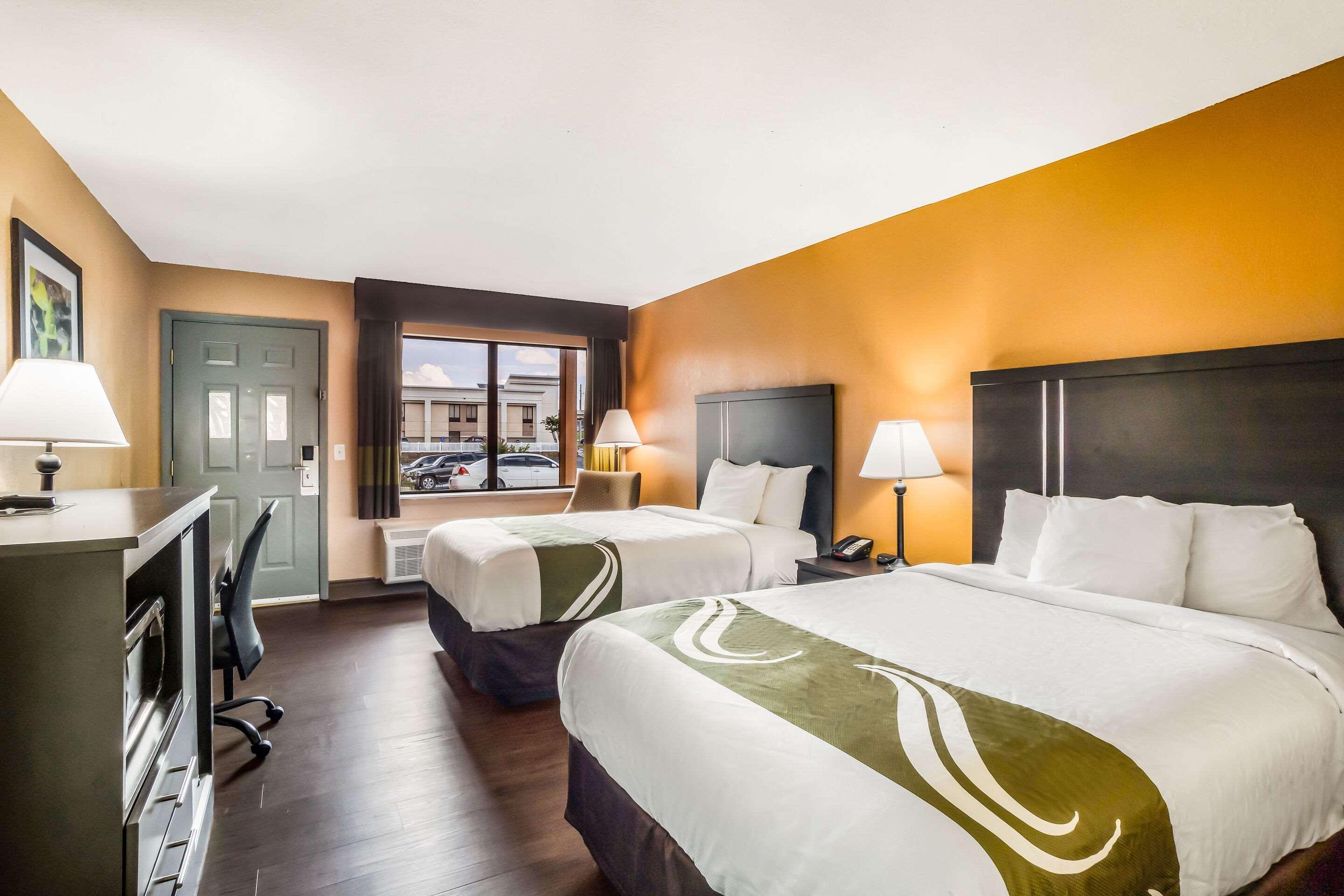 Quality Inn & Suites Corinth West Екстериор снимка