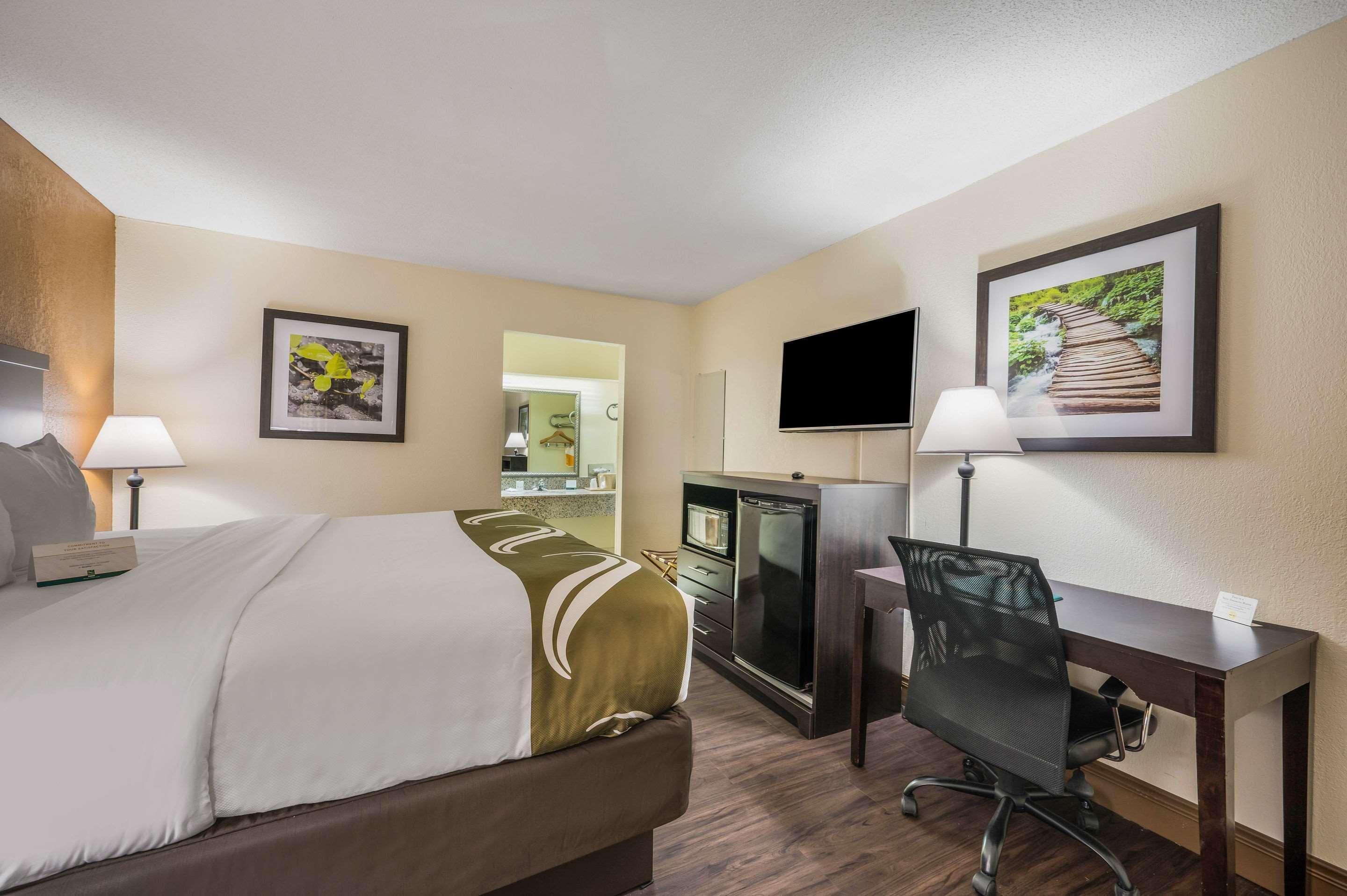 Quality Inn & Suites Corinth West Екстериор снимка