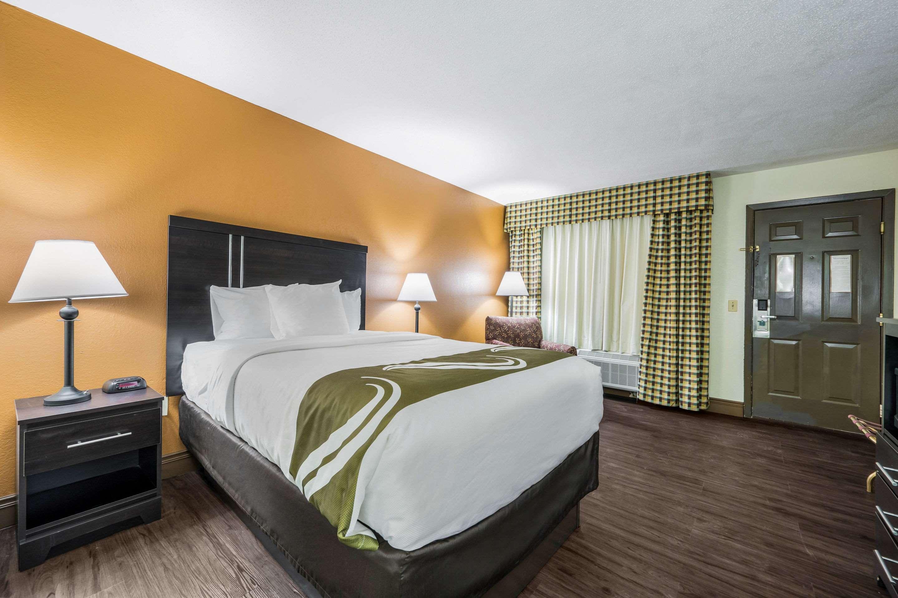 Quality Inn & Suites Corinth West Екстериор снимка
