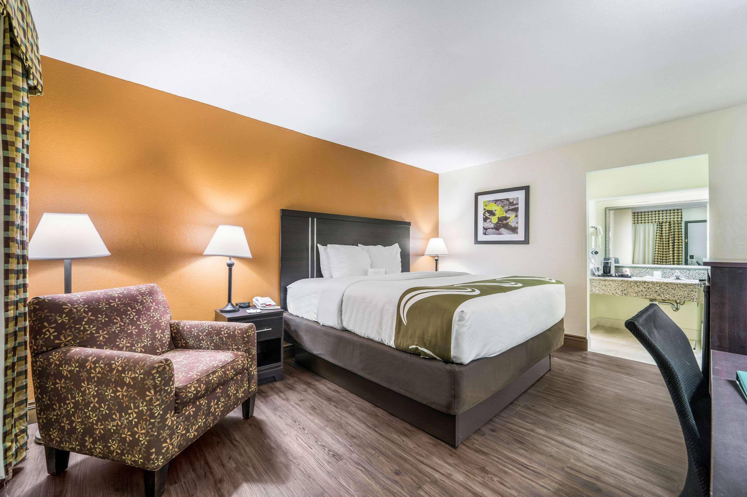 Quality Inn & Suites Corinth West Екстериор снимка