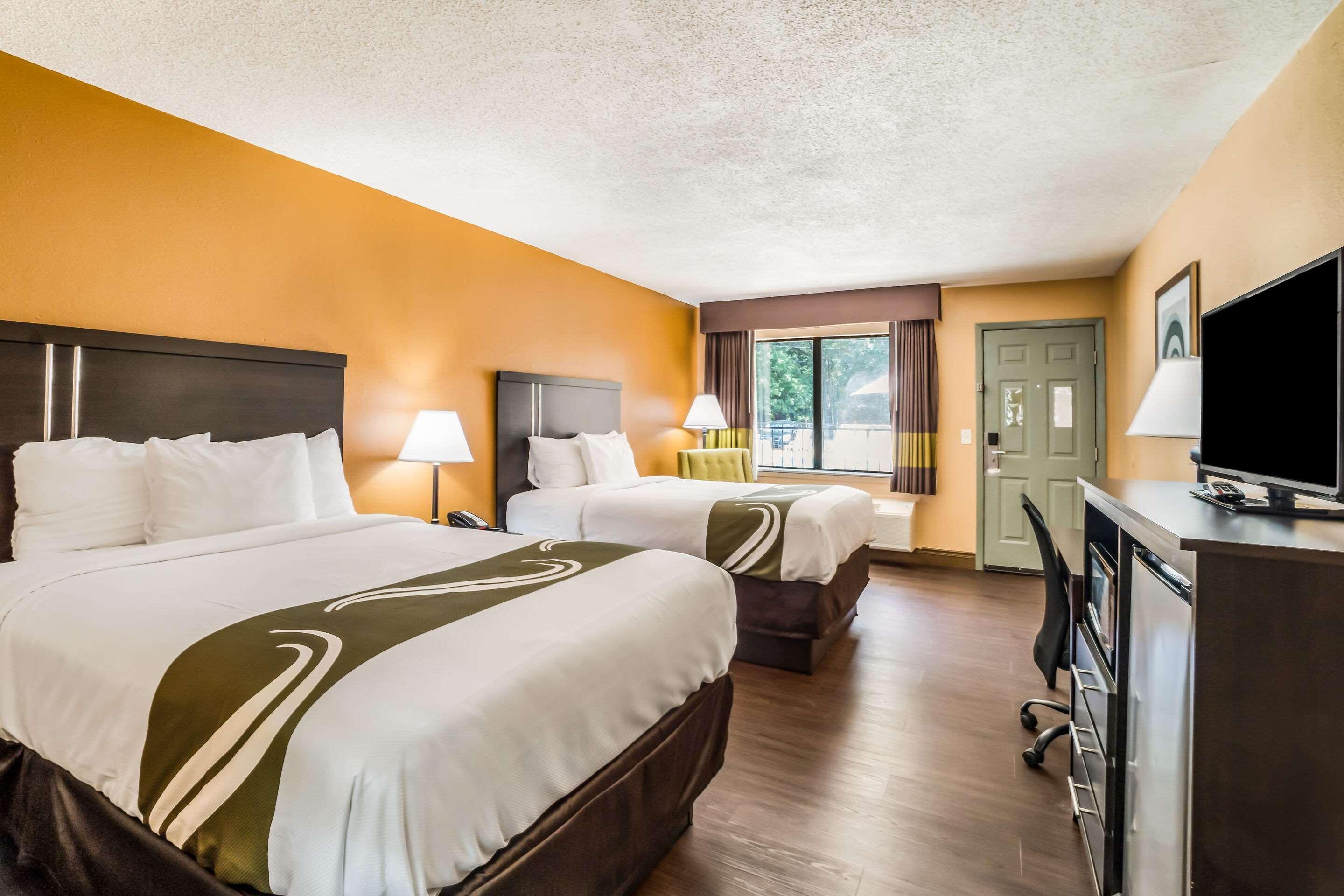 Quality Inn & Suites Corinth West Екстериор снимка
