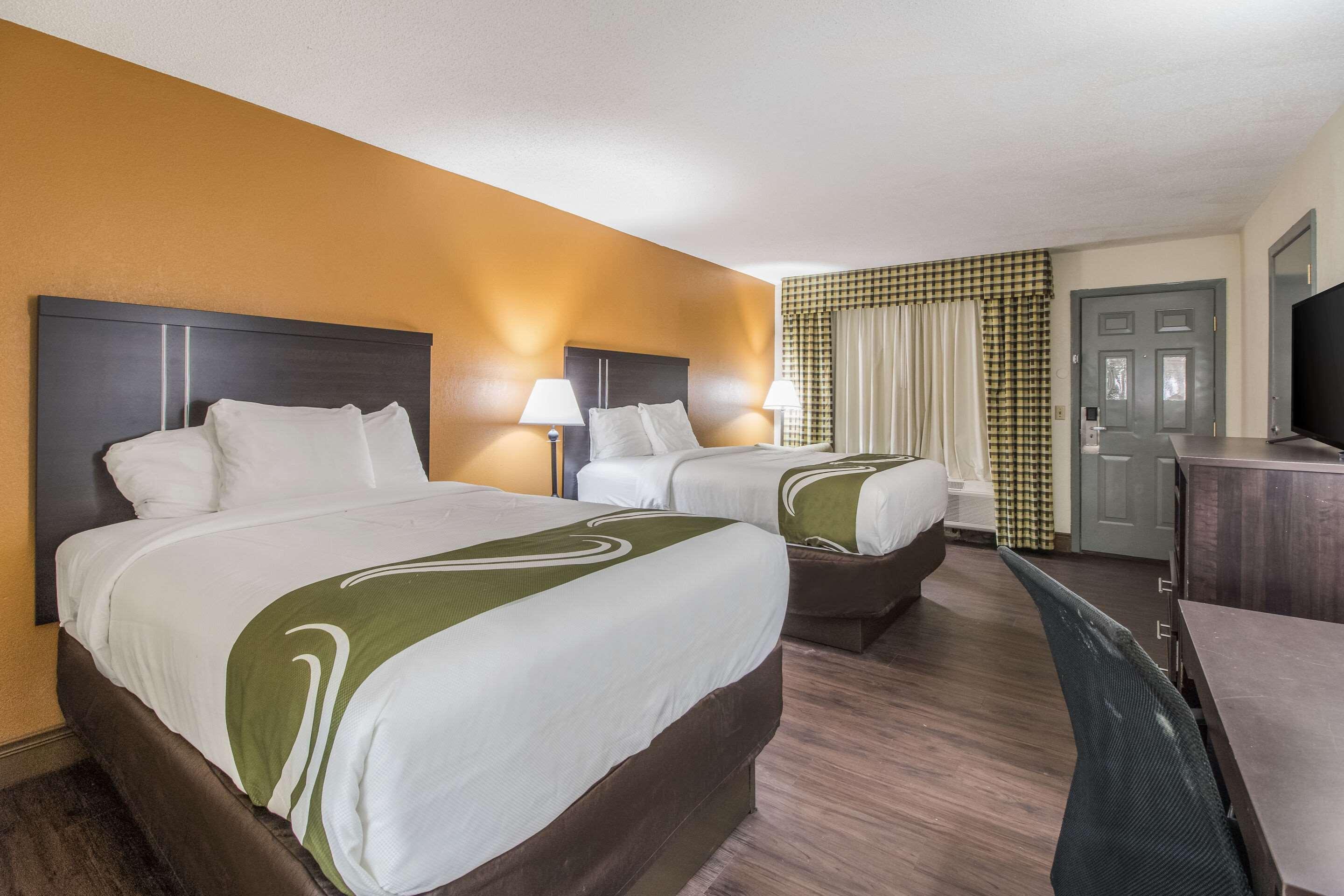 Quality Inn & Suites Corinth West Екстериор снимка