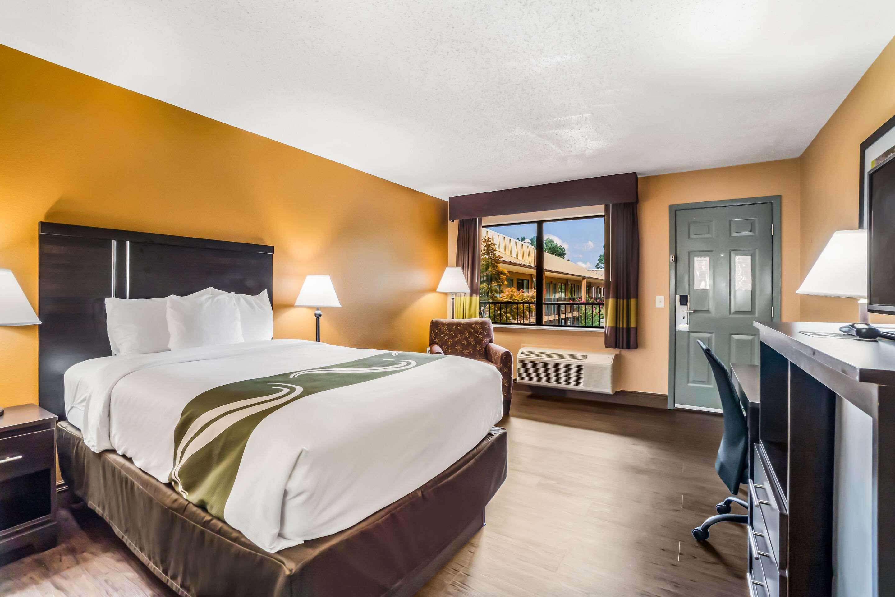 Quality Inn & Suites Corinth West Екстериор снимка