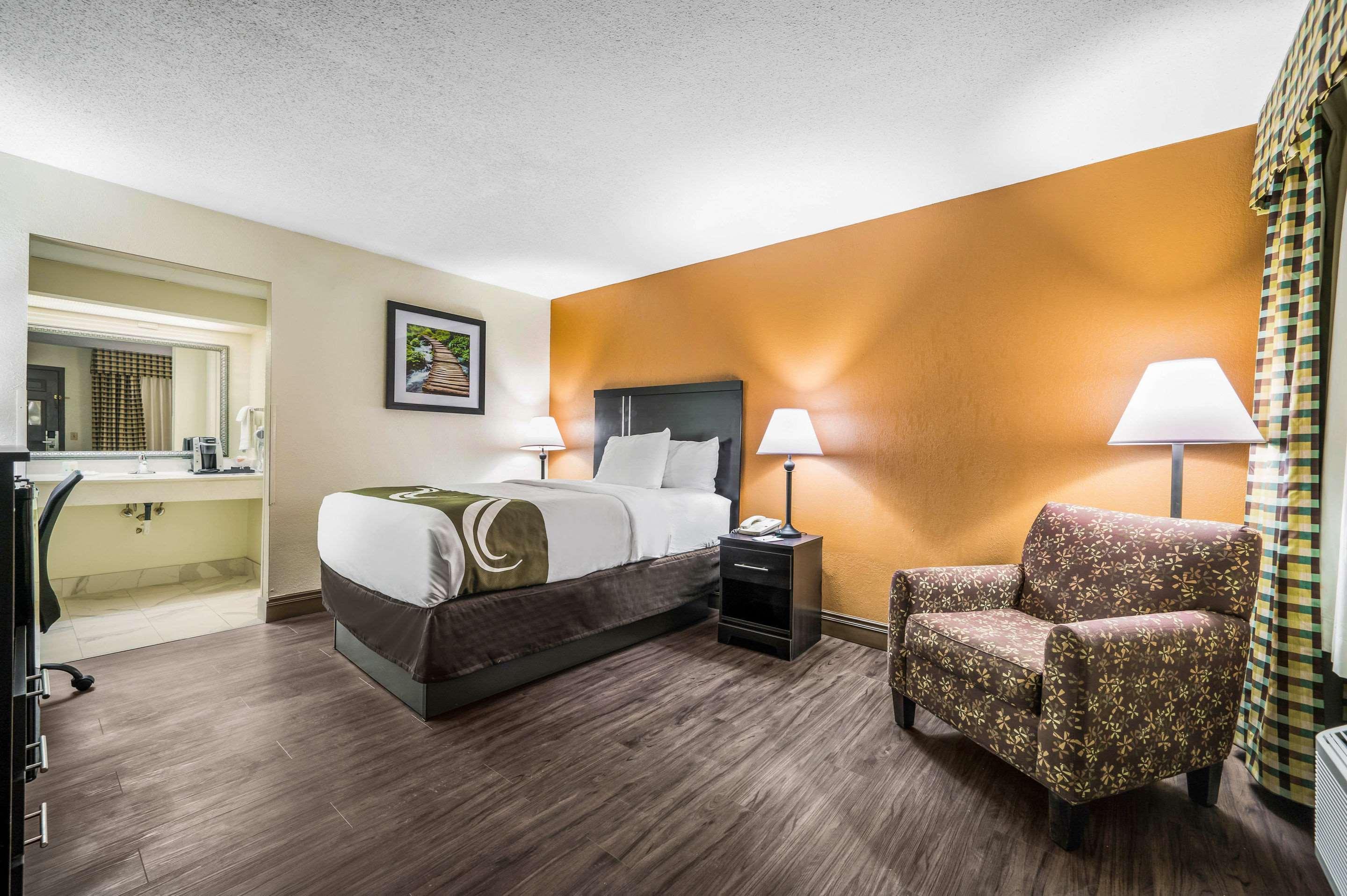 Quality Inn & Suites Corinth West Екстериор снимка