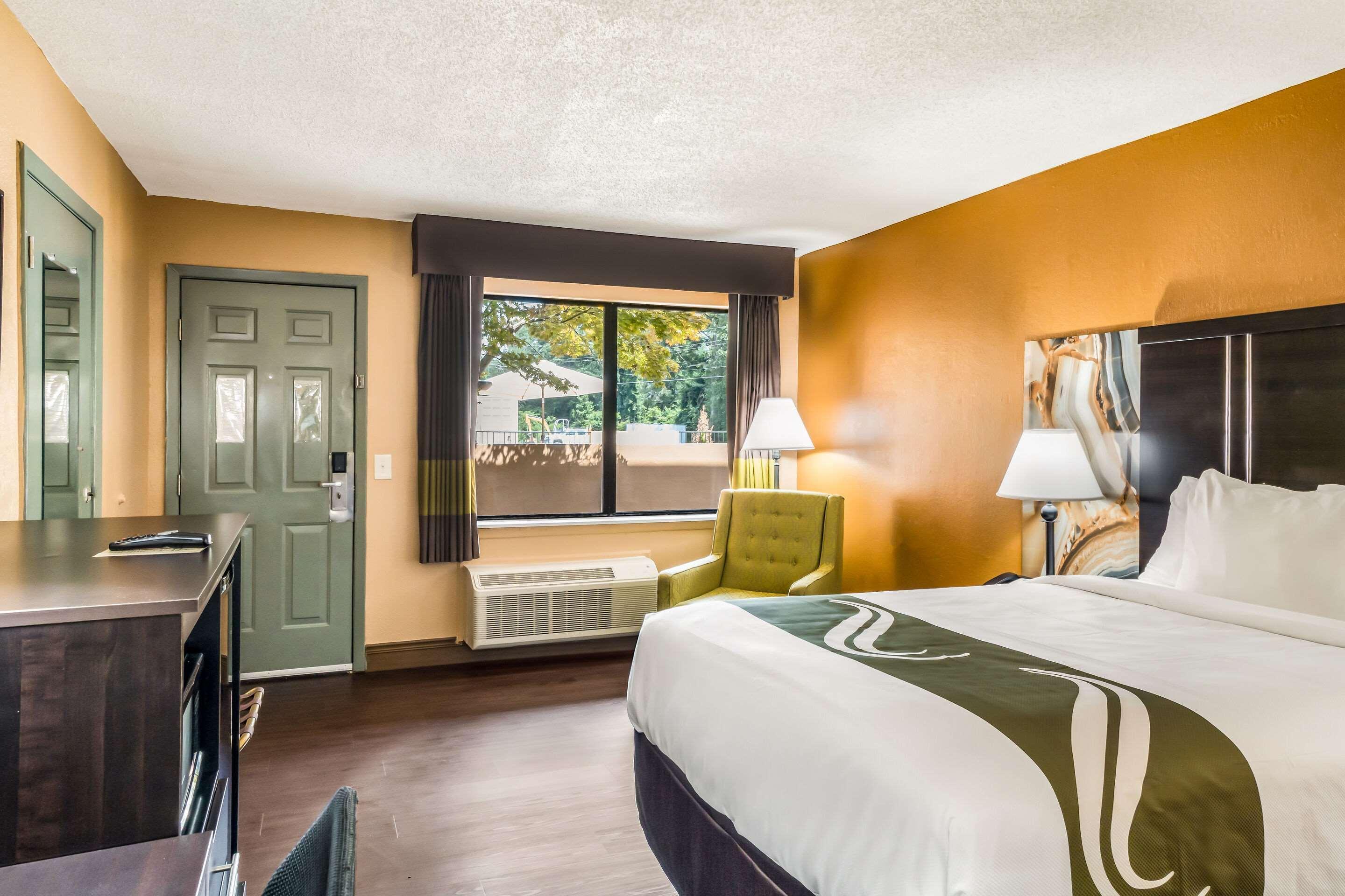 Quality Inn & Suites Corinth West Екстериор снимка