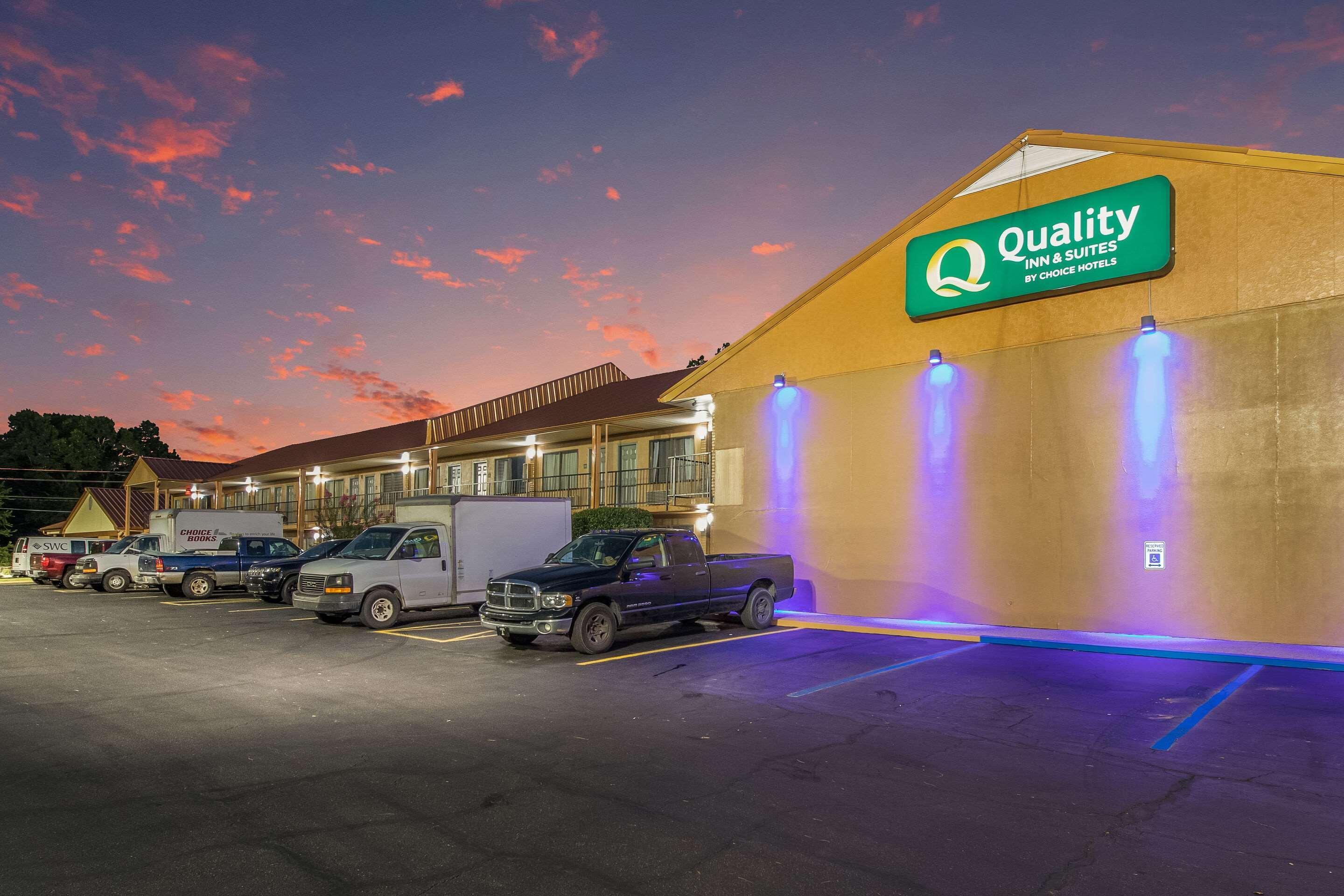 Quality Inn & Suites Corinth West Екстериор снимка