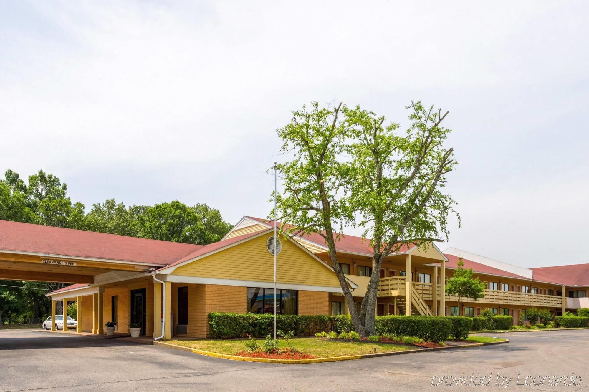 Quality Inn & Suites Corinth West Екстериор снимка